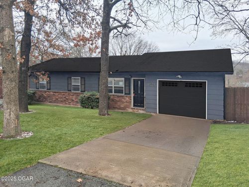 1800 Cash St, Neosho, MO, 64850-3004 | Card Image