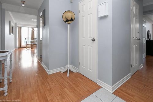 2206-150 Charlton Ave E, Hamilton, ON, L8N3X3 | Card Image