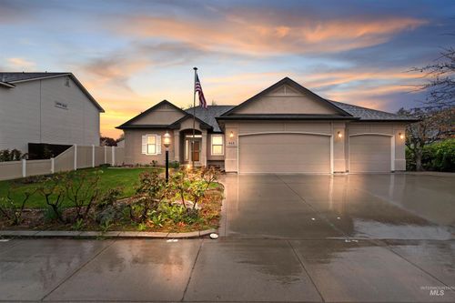 615 W Yosemite Dr, Meridian, ID, 83646-4947 | Card Image