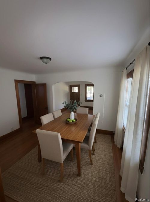 1326 Hughes Ave, Flint, MI, 48503-3208 | Card Image