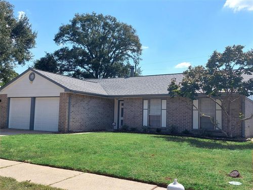 8222 Forest Point Dr, Humble, TX, 77338-1940 | Card Image