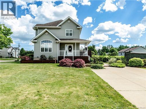 49 Chardonnay St, Dieppe, NB, E1A8V7 | Card Image