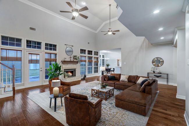 Virtually staged living area. Gorgeous! | Image 14