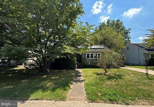 7 Hartman Dr, Hamilton, NJ, 08690-2011 | Card Image