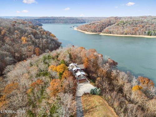 2070 Holly Bend Dr, Byrdstown, TN, 38549-2292 | Card Image