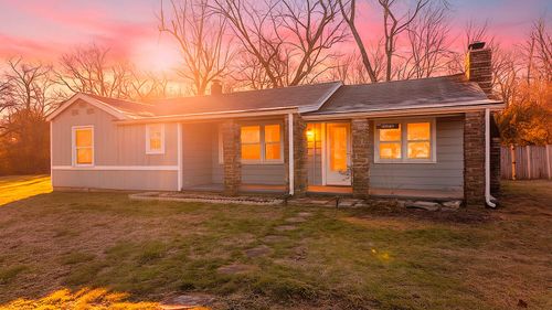 703 Sunset Dr, Thayer, MO, 65791-1440 | Card Image