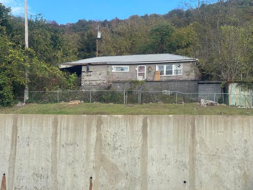 44 Hale Ln, Loyall, KY, 40854-0557 | Card Image