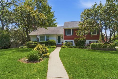 8 Prospect Ave, Garden City, NY, 11530-6354 | Card Image