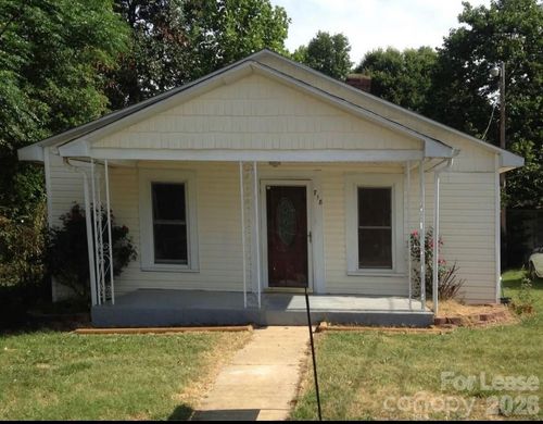 718 Wilmington Ave, Statesville, NC, 28677-7056 | Card Image