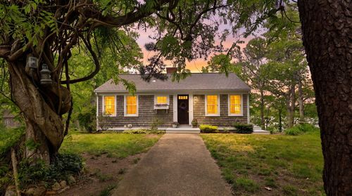 34 Featherbed Ln, Brewster, MA, 02631-2335 | Card Image