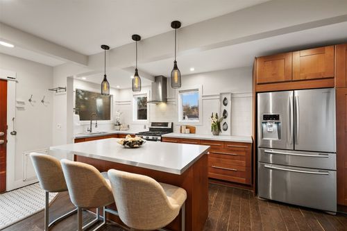 2204 Chestnut Ave, Austin, TX, 78722-2125 | Card Image