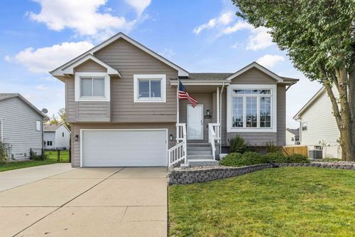 120 Kaylin Dr, Waukee, IA, 50263-8500 | Card Image