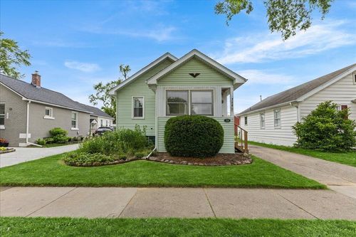 256 W Tacoma St, Clawson, MI, 48017-1915 | Card Image
