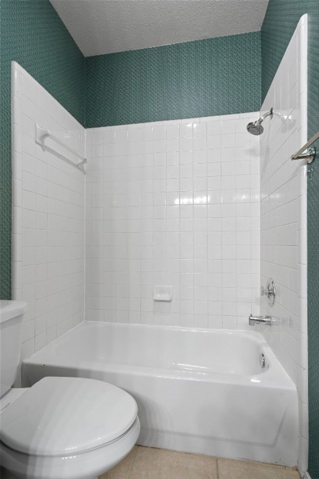 Secondary full bath with shower/tub combo | Image 31