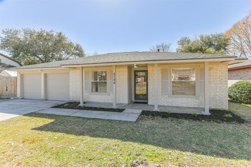 5104 Apple Springs Dr, Pearland, TX, 77584-1256 | Card Image