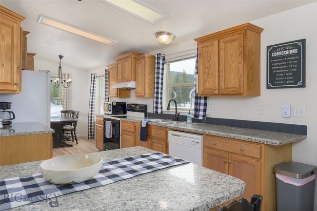 Main Home Kitchen | Image 12