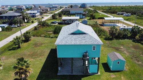 911 S Tinkle Ln, Crystal Beach, TX, 77650 | Card Image