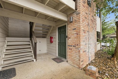 a2-421 W San Antonio St, San Marcos, TX, 78666-5562 | Card Image
