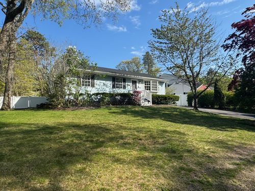 29 Lakeview Dr, Riverhead, NY, 11901-3428 | Card Image