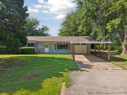 2011 W Union St, Collinsville, OK, 74021-1775 | Card Image
