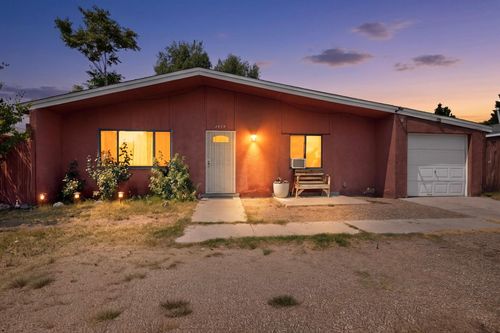 2819 Desert Garden Ln Sw, Albuquerque, NM, 87105-6323 | Card Image