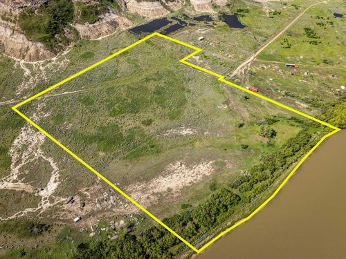 4;18;27;21;N Highway 10, Drumheller, AB, T0J | Card Image