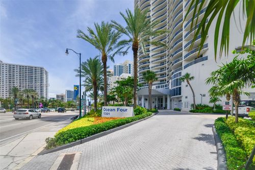 2209-17201 Collins Ave, Sunny Isles Beach, FL, 33160-3475 | Card Image