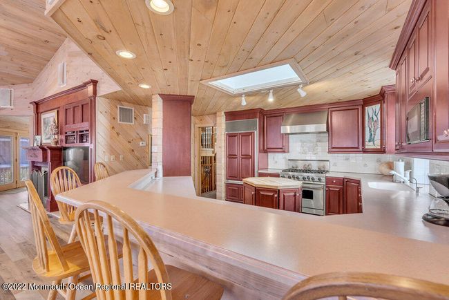175 Boardwalk, House other with 8 bedrooms, 4 bathrooms and null parking in Point Pleasant Beach NJ | Image 21