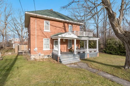 {{alt}} | Card Image