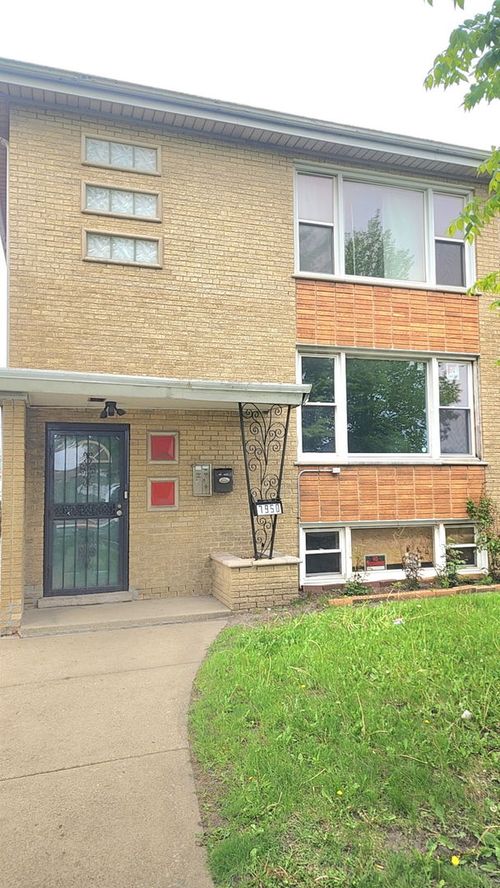 7950 S Lafayette Ave, CHICAGO, IL, 60620-1144 | Card Image