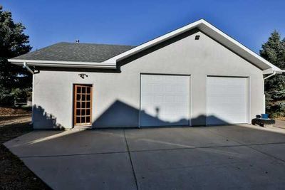 3019 48 Ave S, House other with 5 bedrooms, 4 bathrooms and null parking in Lethbridge AB | Image 3