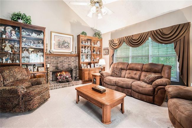 1625 Rushing River Way, House other with 3 bedrooms, 3 bathrooms and null parking in Suwanee GA | Image 5