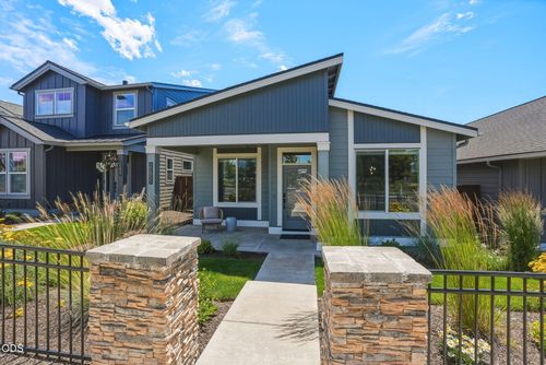 20855 Se Caldera Dr, Bend, OR, 97702-3923 | Card Image