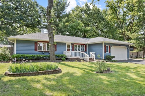 665 S Circle Ave, Port Barrington, IL, 60010-1073 | Card Image