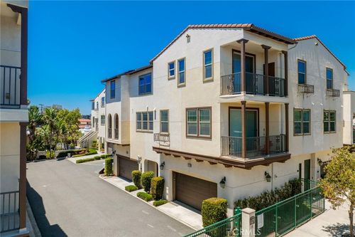 103-1845 Orizaba Ave, Signal Hill, CA, 90755-1295 | Card Image