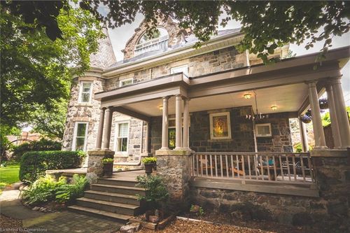 54 Bruce St, Cambridge, ON, N1R2E3 | Card Image