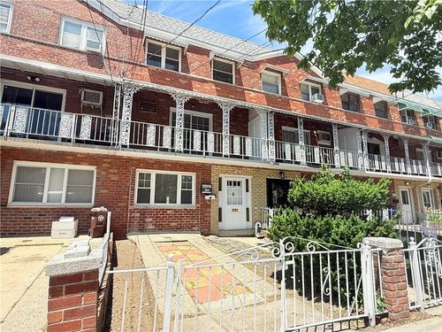 2731 Miles Ave, Bronx, NY, 10465-3007 | Card Image