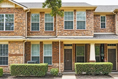 2219 Glacier Park Ln, Grand Prairie, TX, 75050-1318 | Card Image