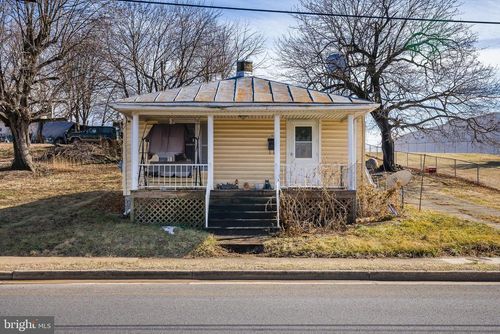 1012 E Main St, LURAY, VA, 22835-1622 | Card Image