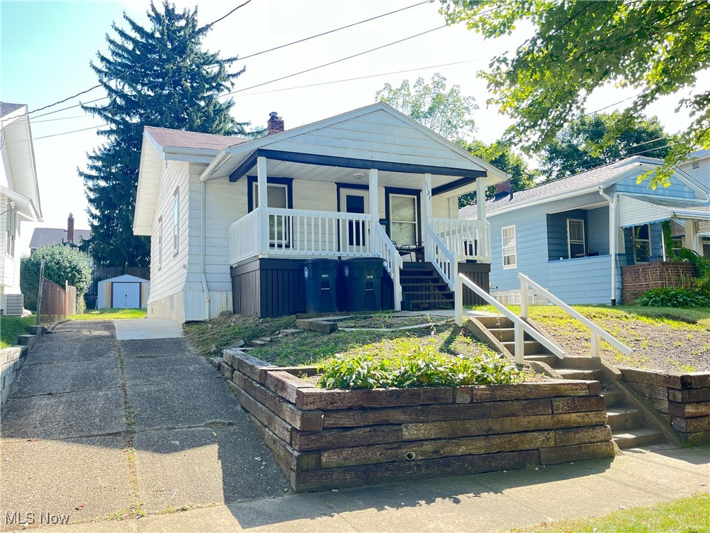 Murray Ave, Akron, OH 44310