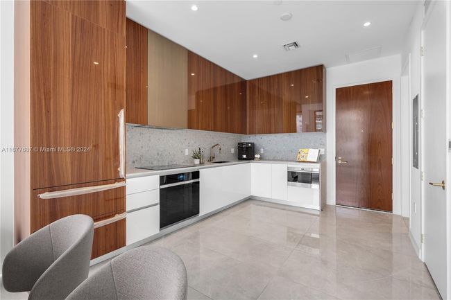 APT-1506 - 2655 S Bayshore Dr, Condo with 2 bedrooms, 3 bathrooms and null parking in Coconut Grove FL | Image 11