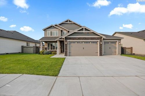 8218 Ballard Loop, West Richland, WA, 99353-1500 | Card Image