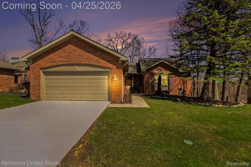 125-7184 Westchester, West Bloomfield, MI, 48322-2869 | Card Image