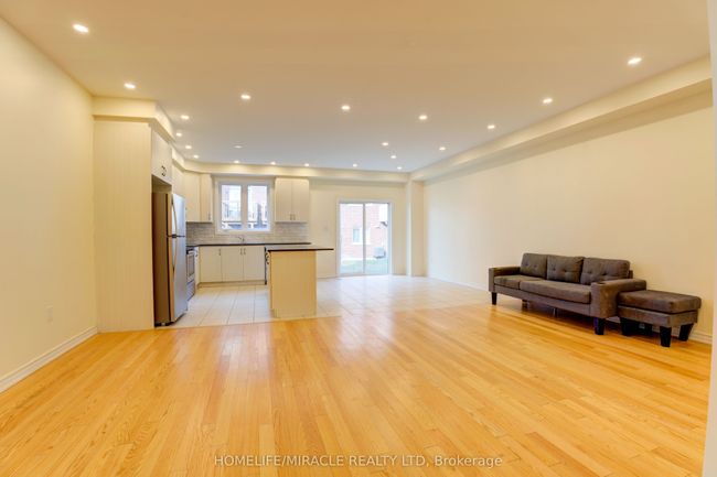 11 Sail Rd, House attached with 4 bedrooms, 3 bathrooms and 1 parking in Brampton ON | Image 7