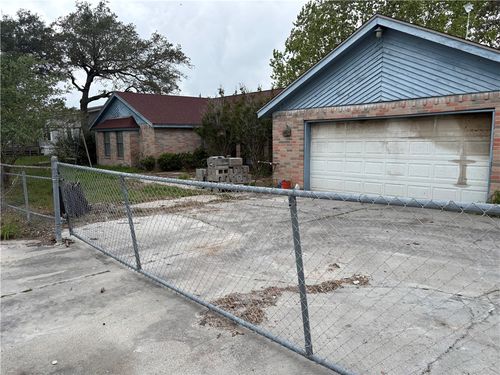 122 Saint Peter, Rockport, TX, 78382-2019 | Card Image