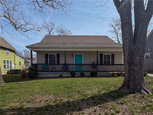 727 N Main St, Ottawa, KS, 66067-1926 | Card Image