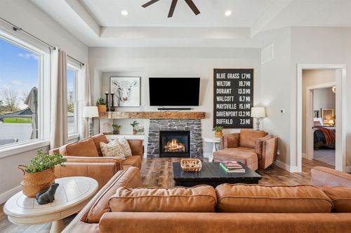 783 Sweet Wood Ln Lane, Blue Grass, IA, 52726 | Card Image