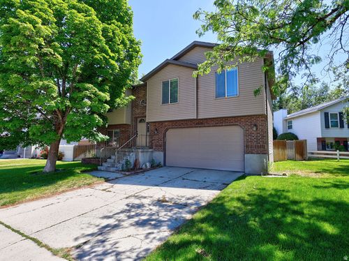 5529 S Harvey Heights Dr, Taylorsville, UT, 84129-1979 | Card Image