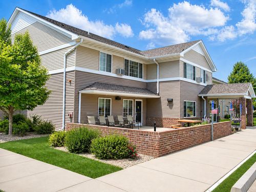 212-2107 Nobles St, Worthington, MN, 56187-2694 | Card Image