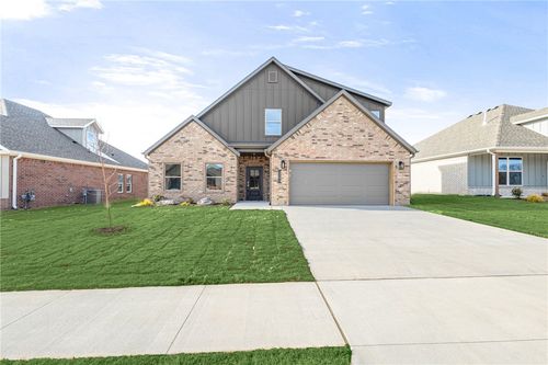 2304 N Presley St, Siloam Springs, AR, 72761 | Card Image